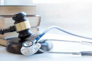 What Kinds of Experts Testify in a Medical Malpractice Case?